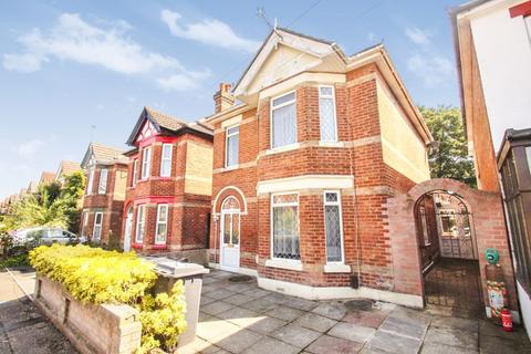 6 bedroom detached house to rent, Osborne Road, Bournemouth BH9