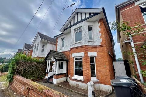 4 bedroom detached house to rent, Markham Road, Bournemouth BH9