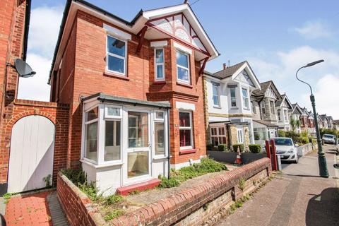 5 bedroom detached house to rent, Acland Road, Winton BH9