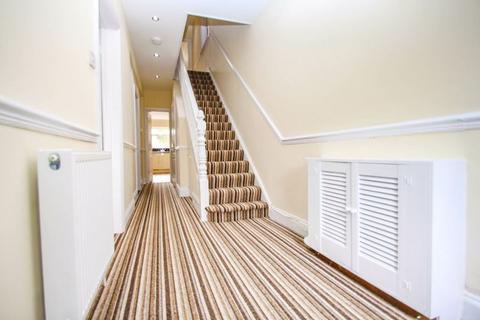 6 bedroom detached house to rent, Trafalgar Road, Bournemouth BH9