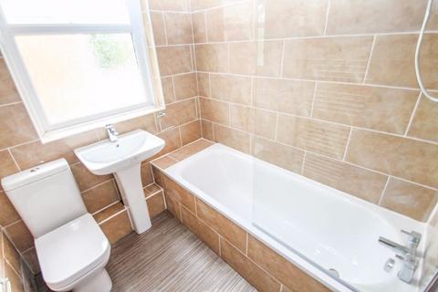 6 bedroom detached house to rent, Trafalgar Road, Bournemouth BH9