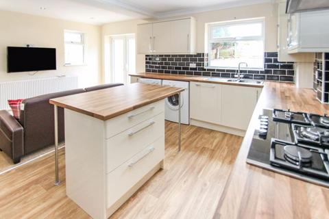 6 bedroom detached house to rent, Trafalgar Road, Bournemouth BH9