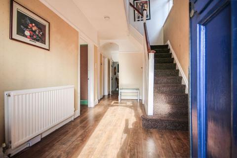 5 bedroom detached house to rent, Grafton Road, Bournemouth BH3