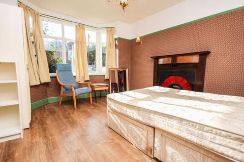 5 bedroom detached house to rent, Grafton Road, Bournemouth BH3
