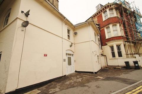 2 bedroom house to rent, Glen Fern Road, Bournemouth BH1