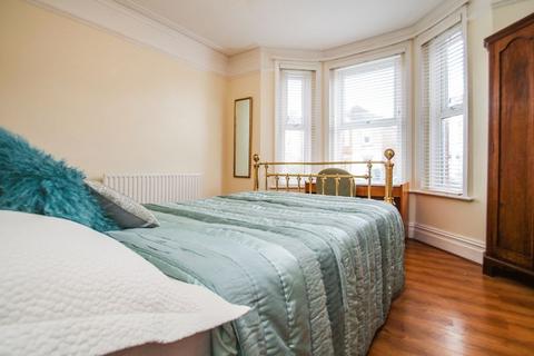 6 bedroom detached house to rent, Stanfield Road, Bournemouth BH9