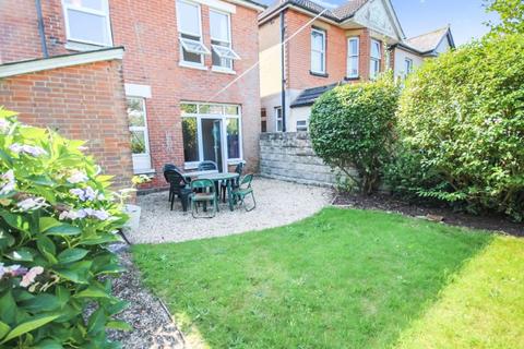 5 bedroom detached house to rent, Heathwood Road, Bournemouth BH9