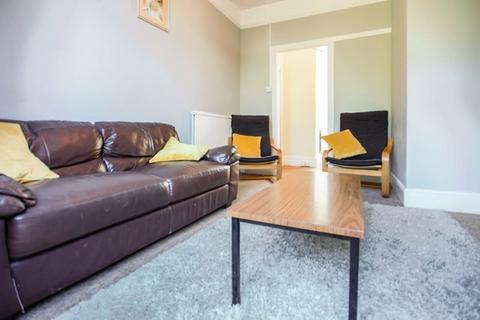 5 bedroom detached house to rent, Heathwood Road, Bournemouth BH9