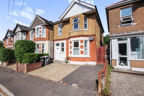 5 bedroom detached house to rent, Heathwood Road, Bournemouth BH9