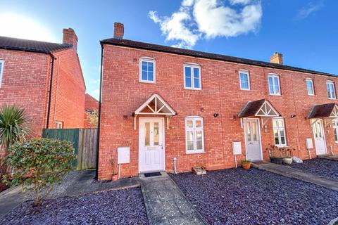 3 bedroom end of terrace house to rent, Compton Close, Glastonbury