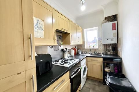 3 bedroom flat for sale, Rosebery Road, Pokesdown