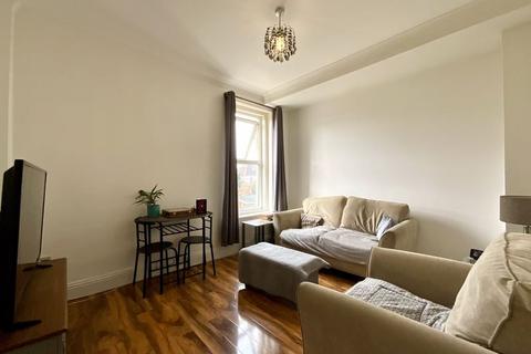 3 bedroom flat for sale, Rosebery Road, Pokesdown