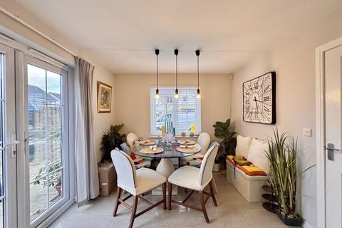 39 Commonwealth Drive, Troon, KA10 7FA
