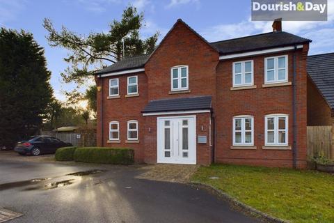 4 bedroom detached house to rent, The Woodlands, Stafford ST17