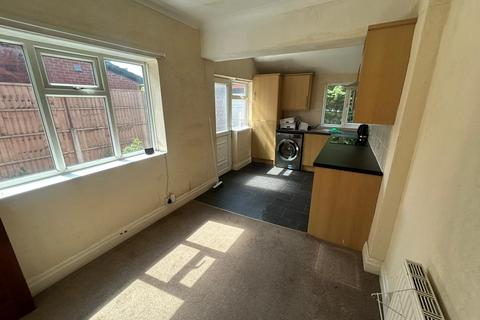 3 bedroom semi-detached house for sale, Kings Road, Stretford, M32
