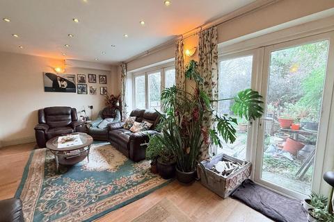 undefined, St Johns Road, Westcliff-on-Sea, Essex, SS0 7JY