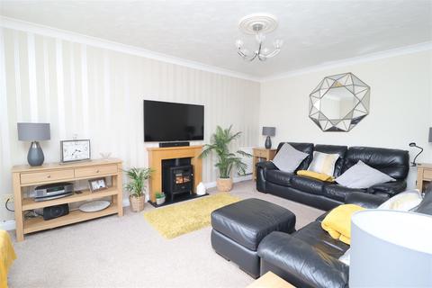 4 bedroom detached house for sale, Alpine Court, Worksop S80