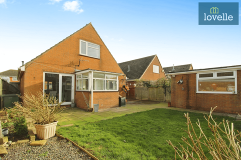 3 bedroom detached house for sale, Carmen Crescent, Holton-le-Clay DN36