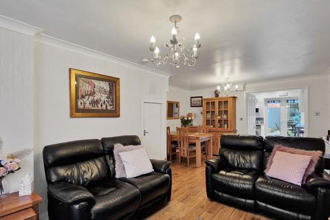 5 Leavale Close, Little Hulton, Manchester, M38 0FA