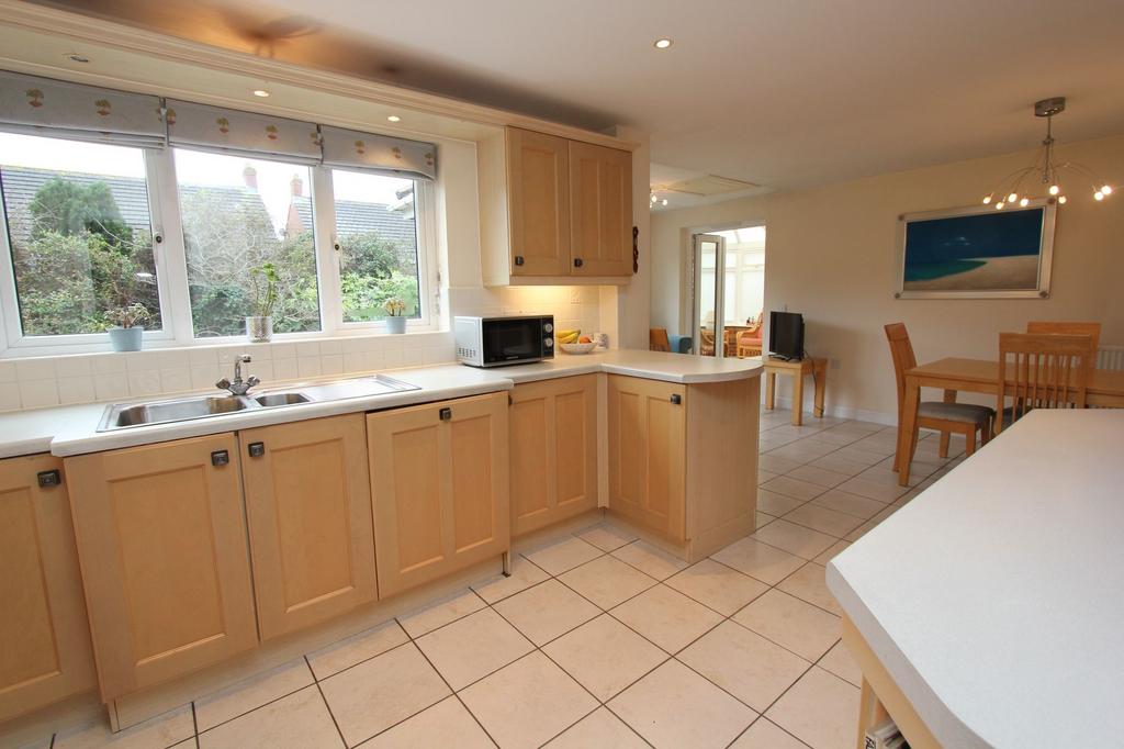 Kitchen Family Room