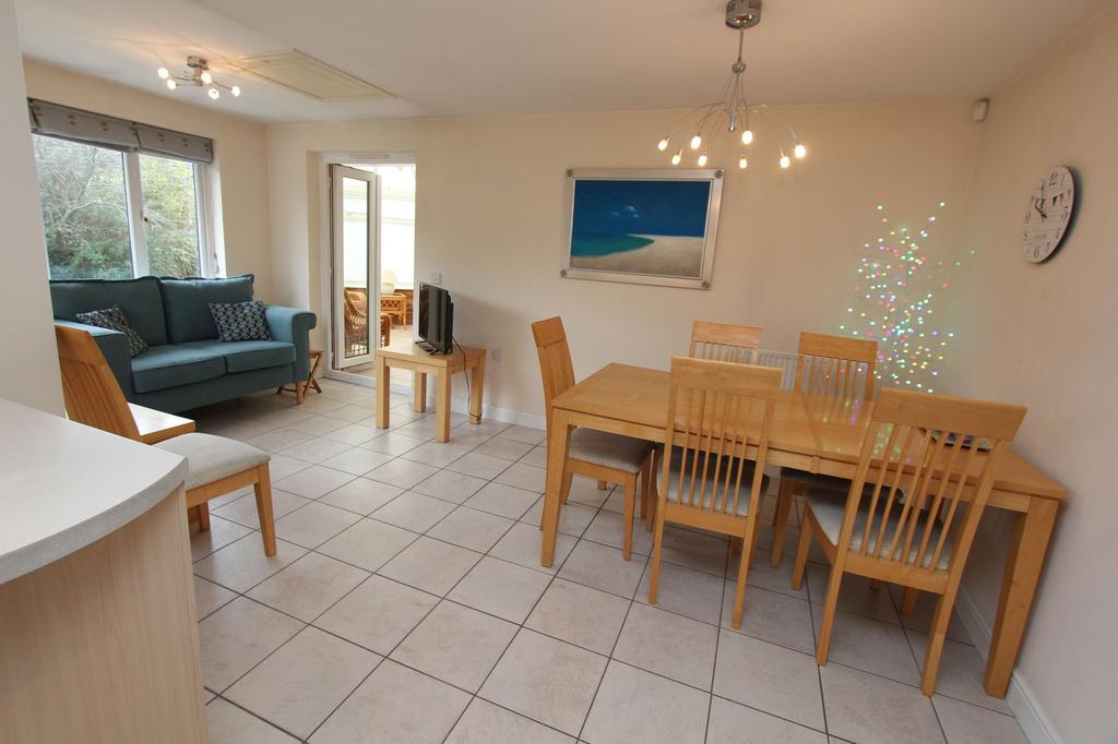 Kitchen Family Room