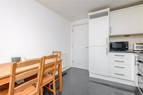 25/8 Brunswick Road, Edinburgh, EH7 5GY