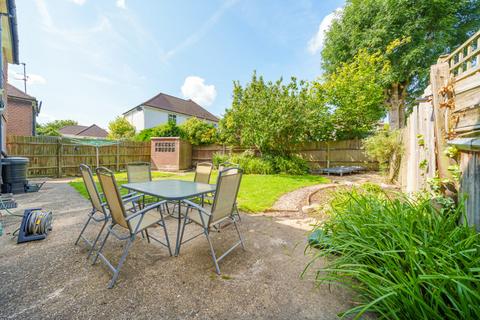 7 Murray Crescent, Pinner, HA5 3QF