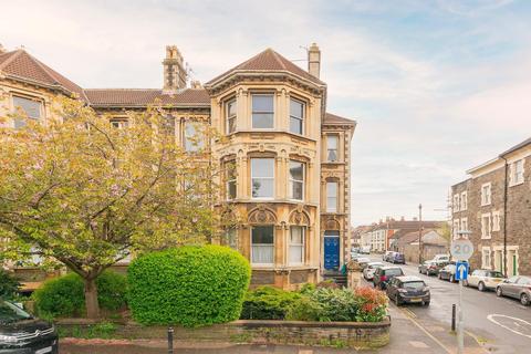 Flat 3, 127 Coronation Road, Southville, Bristol, BS3 1AZ