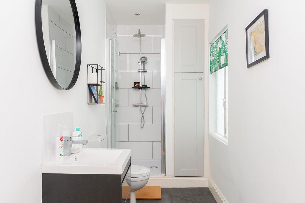 3 C1 R2 S7 E - Bathroom B.jpg
