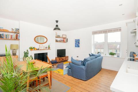 Flat 3, 127 Coronation Road, Southville, Bristol, BS3 1AZ