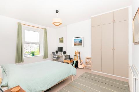Flat 3, 127 Coronation Road, Southville, Bristol, BS3 1AZ