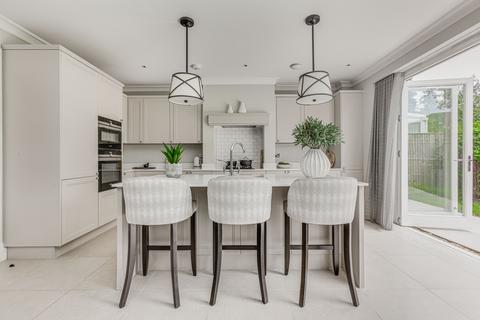 52 Barrons Chase, Richmond, TW10 5BZ
