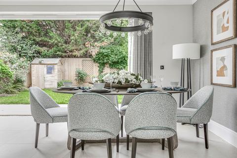 52 Barrons Chase, Richmond, TW10 5BZ