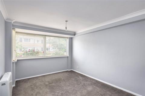 2 bedroom flat for sale, Queenswood Gardens, Aldersbrook, London, E11