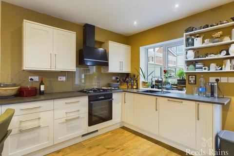 2 bedroom end of terrace house for sale, Newcombe Croft, Bridlington YO15