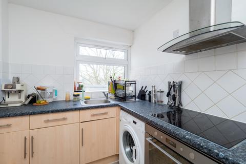 21 Chanctonbury Gardens, Sutton, SM2 6RG