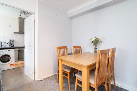 21 Chanctonbury Gardens, Sutton, SM2 6RG