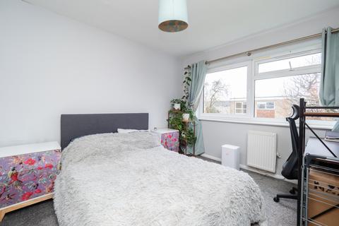 21 Chanctonbury Gardens, Sutton, SM2 6RG