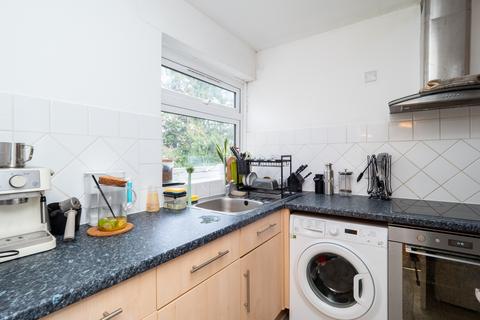 21 Chanctonbury Gardens, Sutton, SM2 6RG