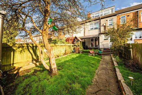4 bedroom terraced house for sale, Woodland Way, Mitcham CR4