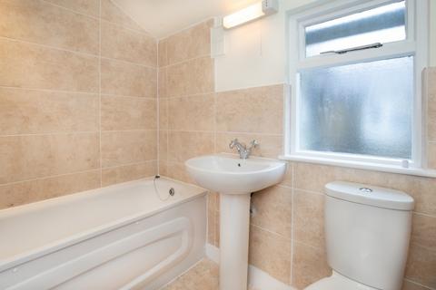 2 bedroom house to rent, Gleneagle Road, Streatham SW16