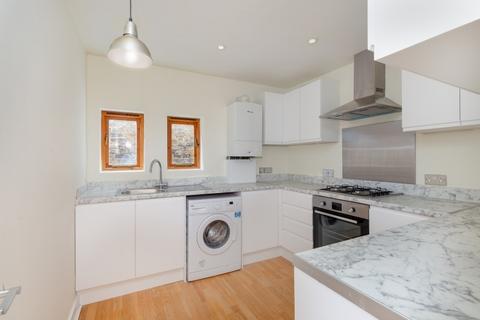 2 bedroom house to rent, Gleneagle Road, Streatham SW16