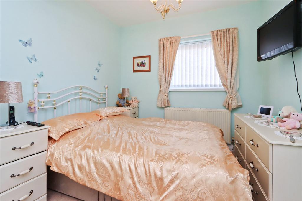 Bedroom 1 Pic 2