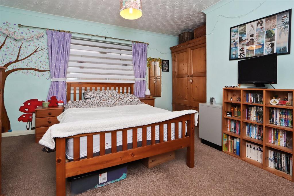Bedroom 1 Pic 2