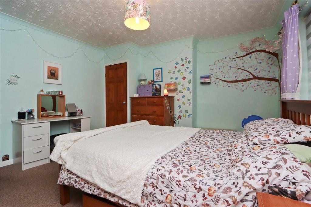 Bedroom 1 Pic 3