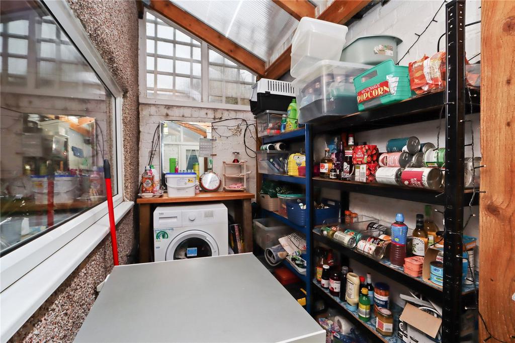 Rear Utility/Store