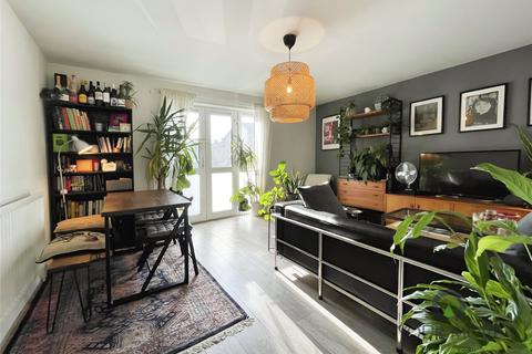 18 Whitcher Close, London, SE14 6HS
