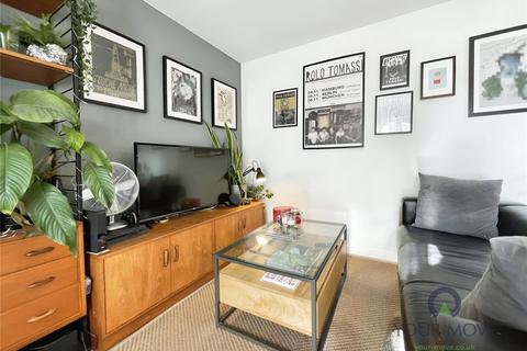 18 Whitcher Close, London, SE14 6HS