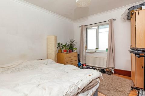 3 bedroom flat to rent, Hatcham Park Mews, London SE14