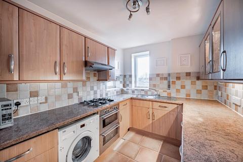 3 bedroom flat for sale, High Street, Chippenham SN14